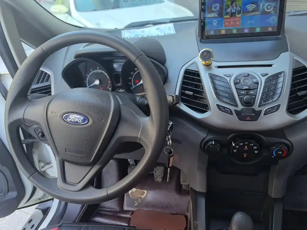 Ford EcoSport 2016 — фото 10