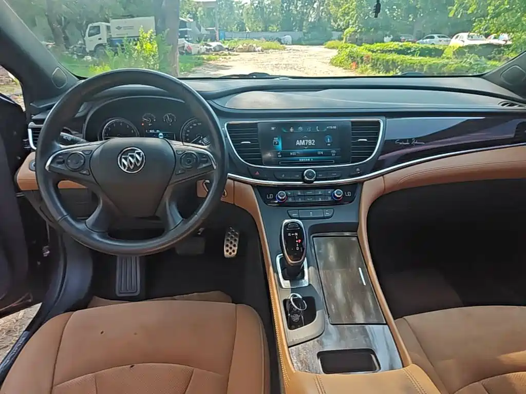 Buick LaCrosse 2017 — фото 10