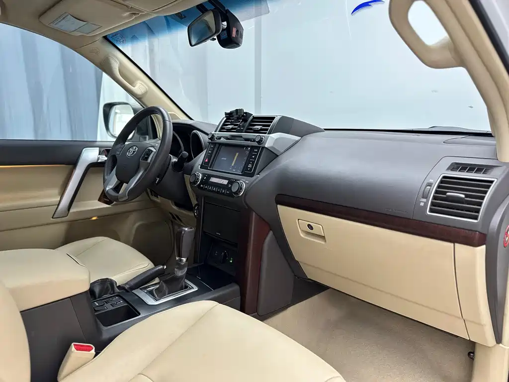Toyota Prado 2016 — фото 37
