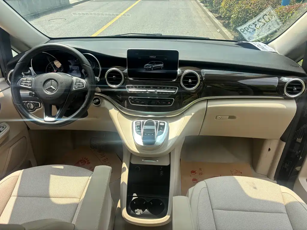 Mercedes-Benz V-Class 2018 — фото 14