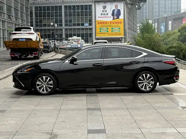 Lexus ES 2018