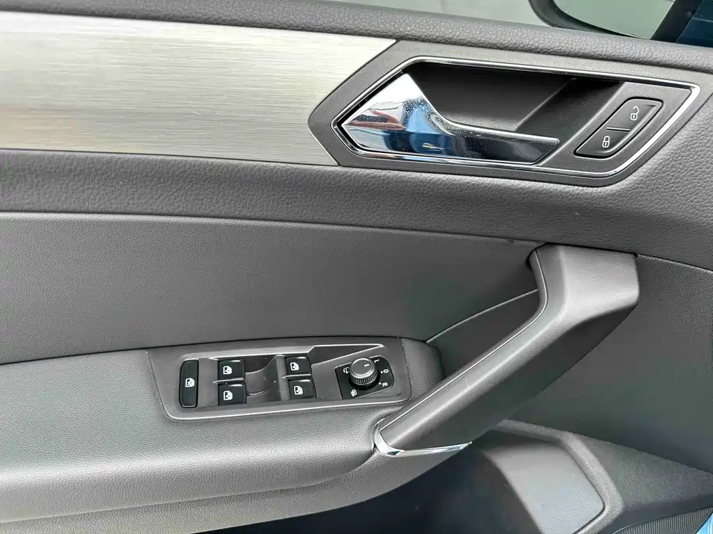 Volkswagen Touran 2021 — фото 15