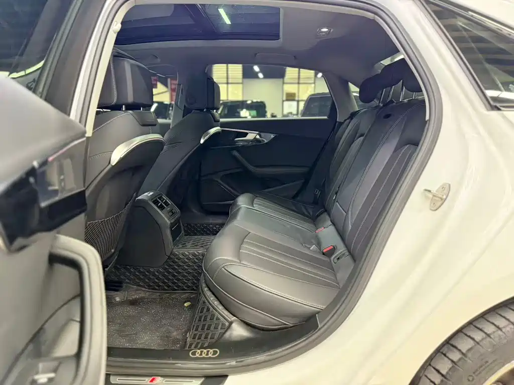 Audi A4L 2023