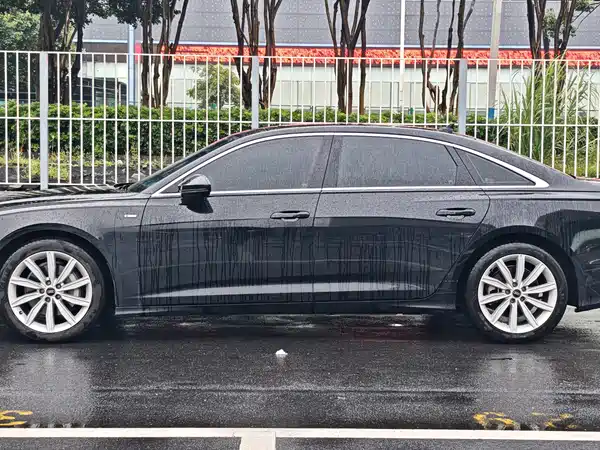 Audi A6L 2022