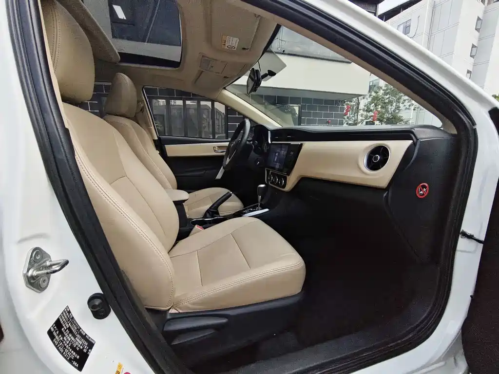 Toyota Corolla 2018 — фото 14
