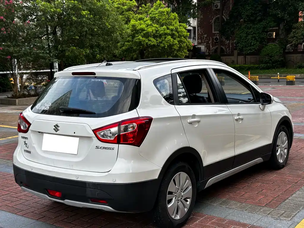 Suzuki S-Cross 2014