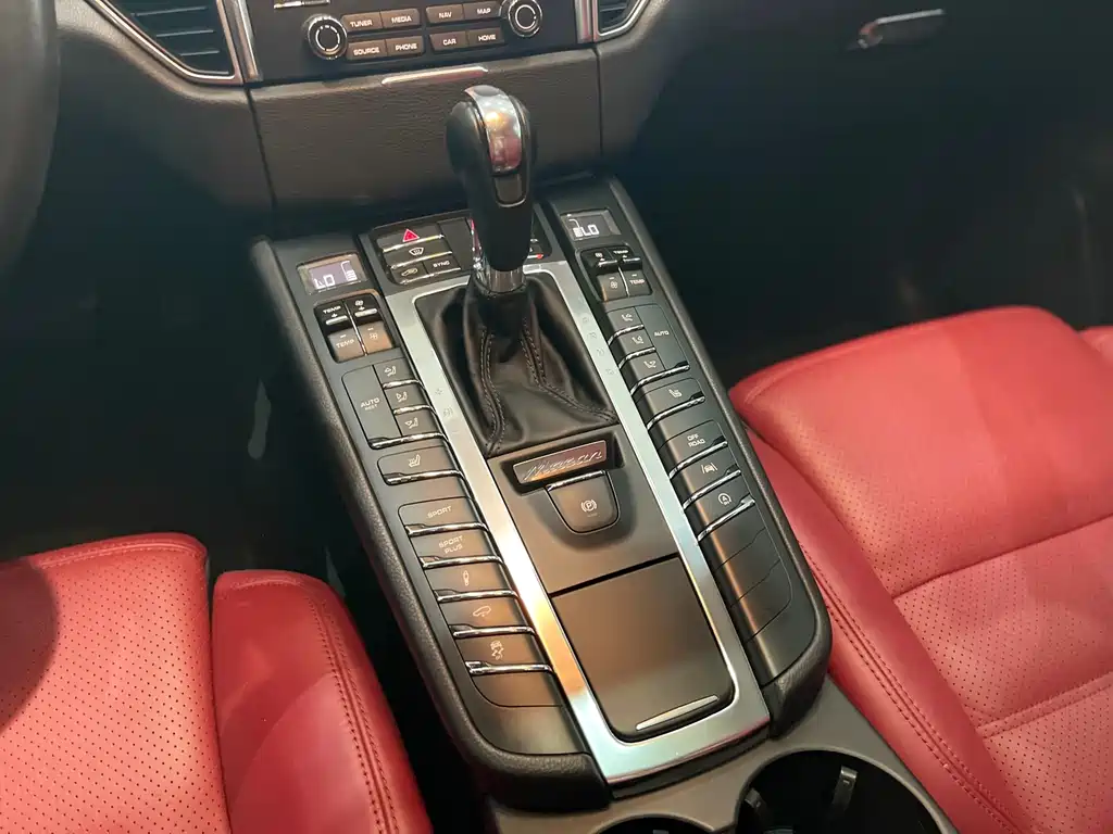 Porsche Macan 2016 — фото 13