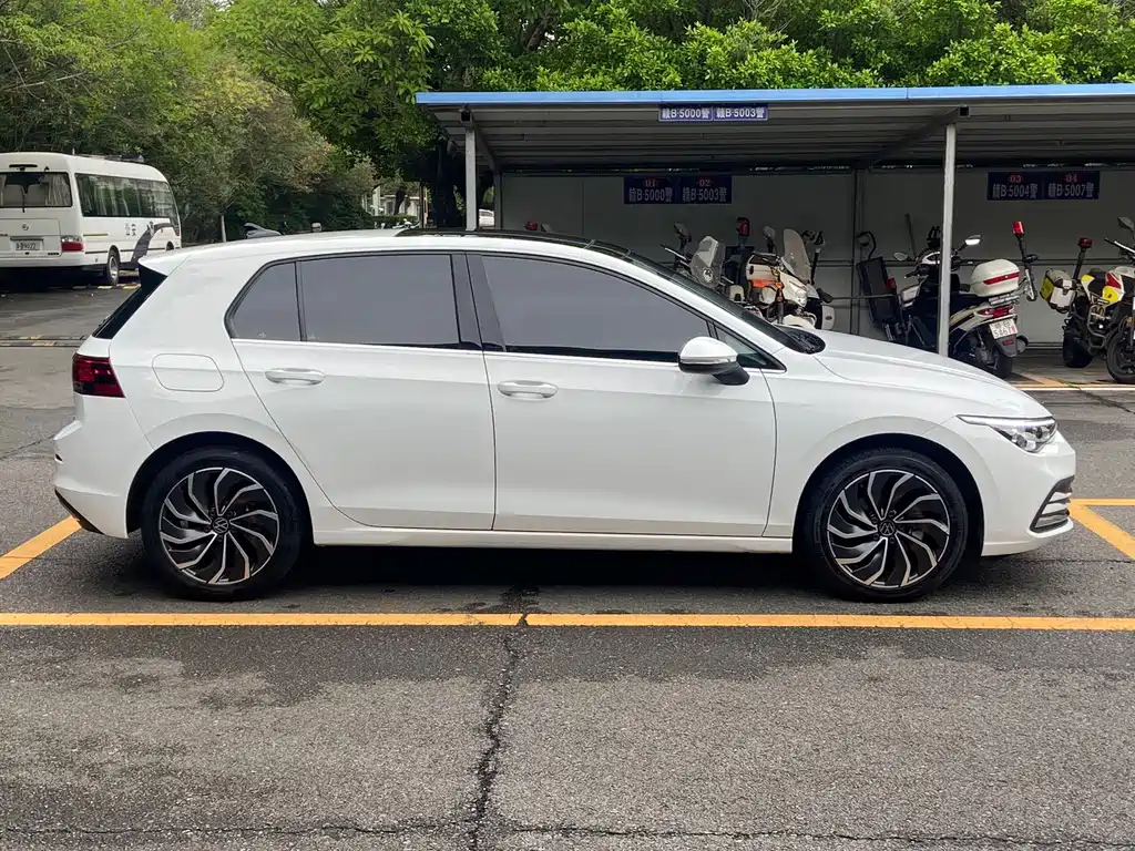 Volkswagen Golf 2023