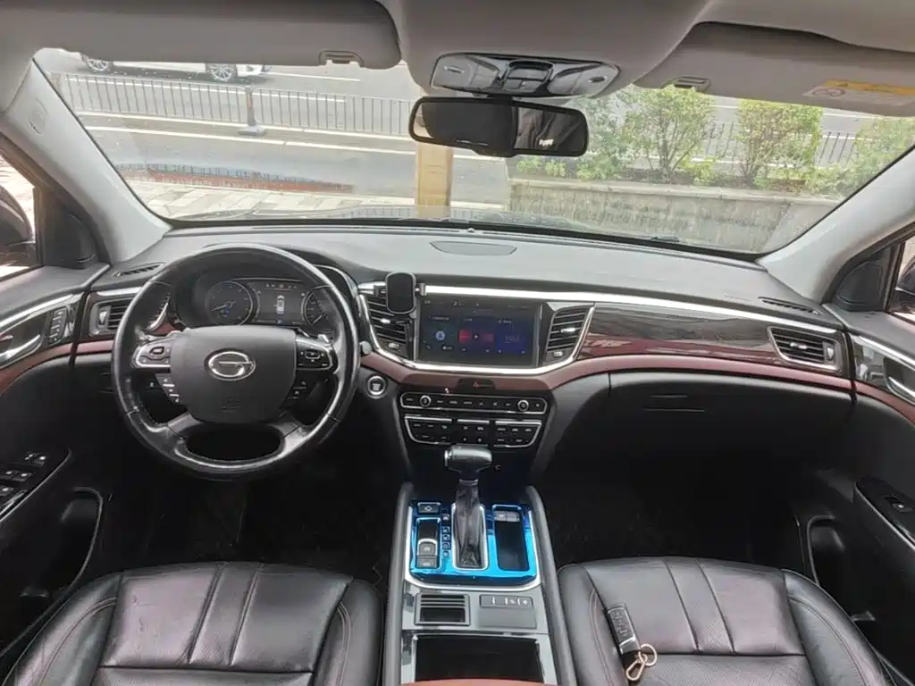 GAC Trumpchi GS8 2018 — фото 10