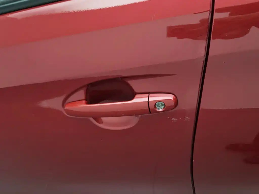 Toyota Yaris L 2017 — фото 18