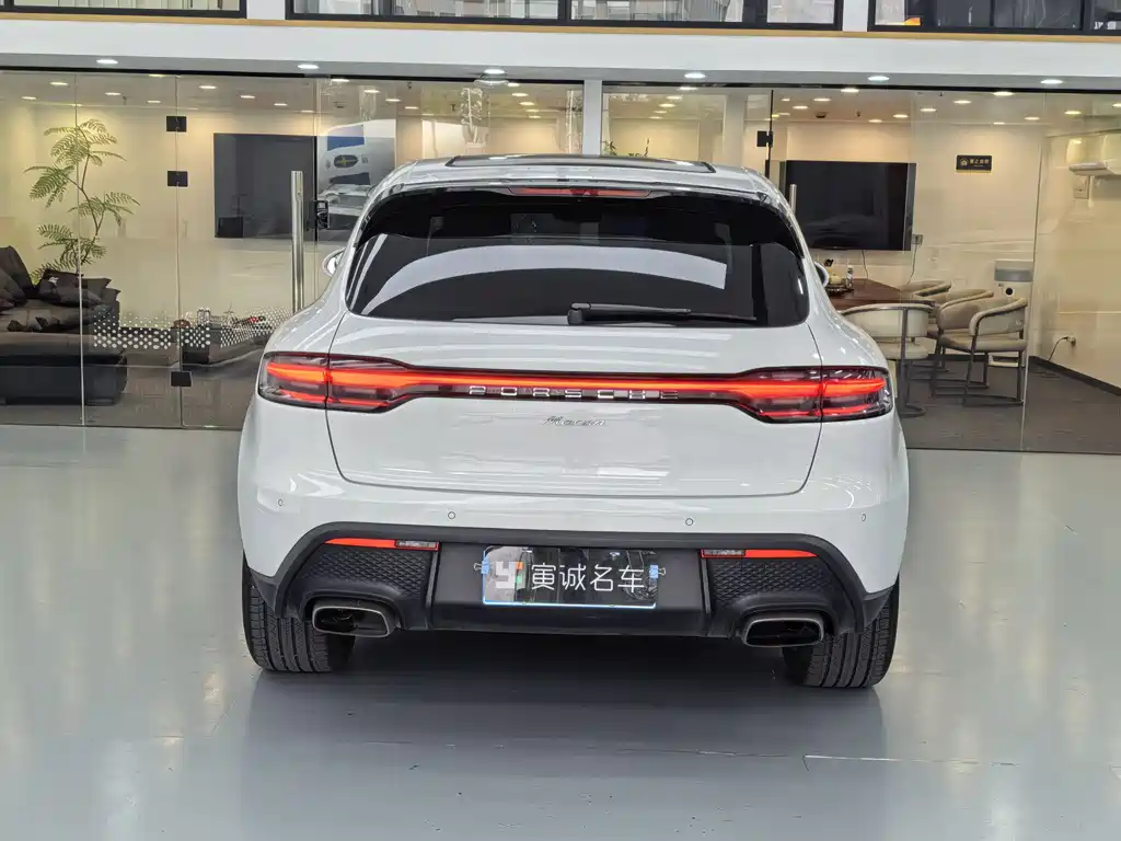 Porsche Macan 2023 — фото 13