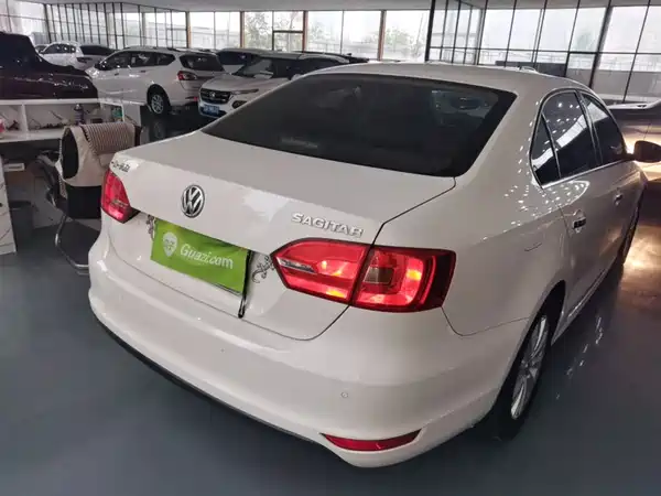 Volkswagen Sagitar 2014