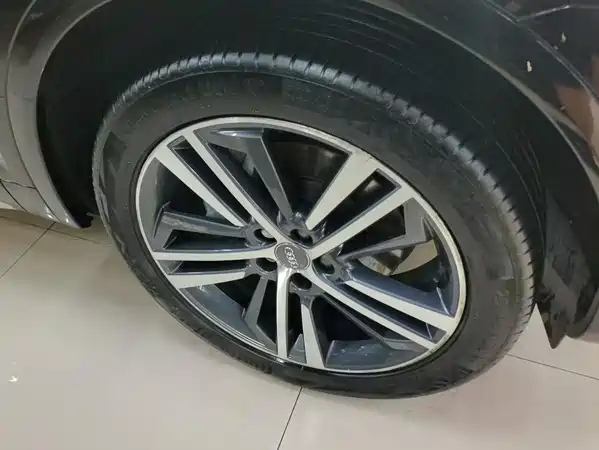 Audi Q5L 2021