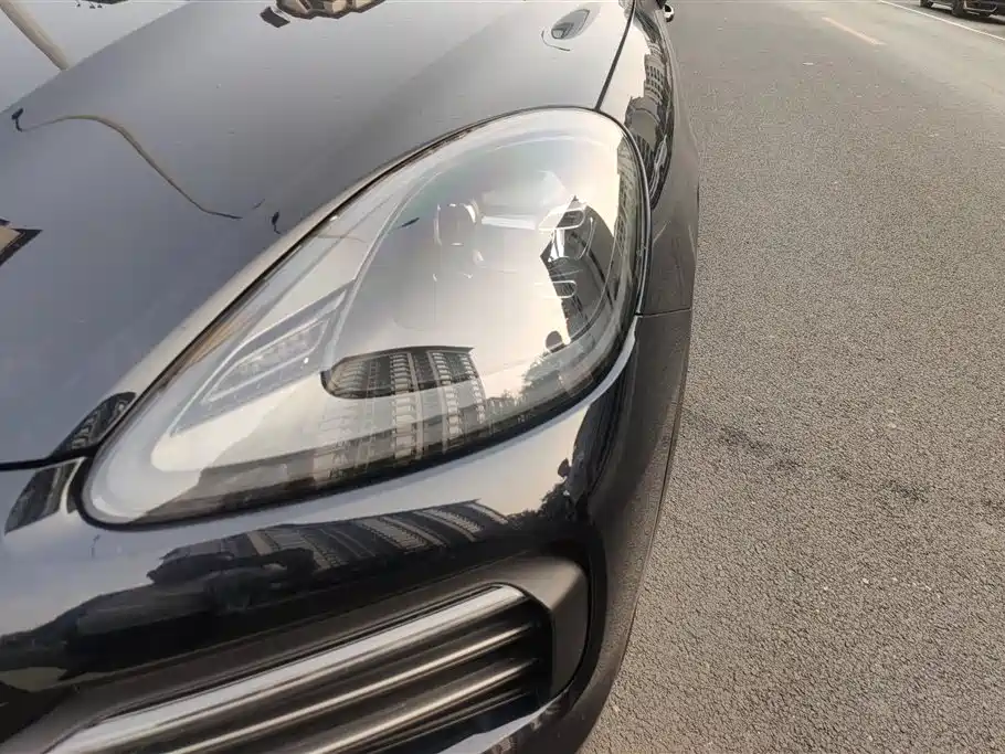 Porsche Cayenne Hybrid 2023