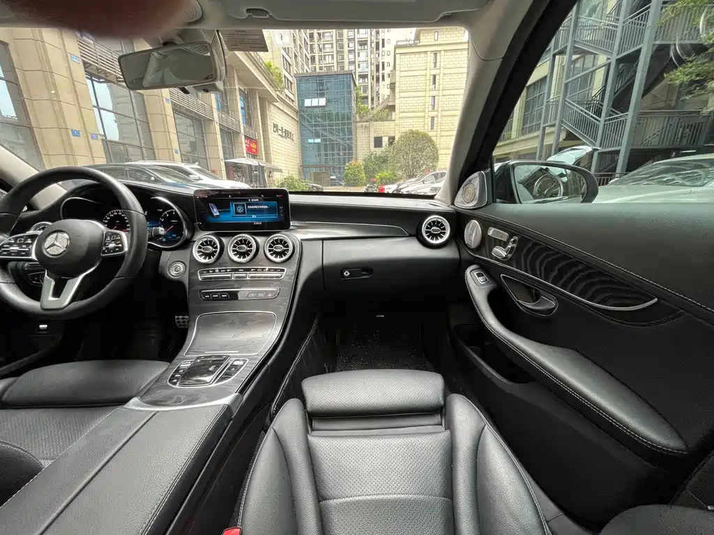 Mercedes-Benz C-Class 2019 — фото 13