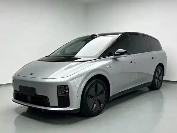 Li Auto i8 2025