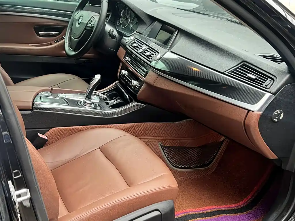 BMW 5 Series 2014 — фото 12