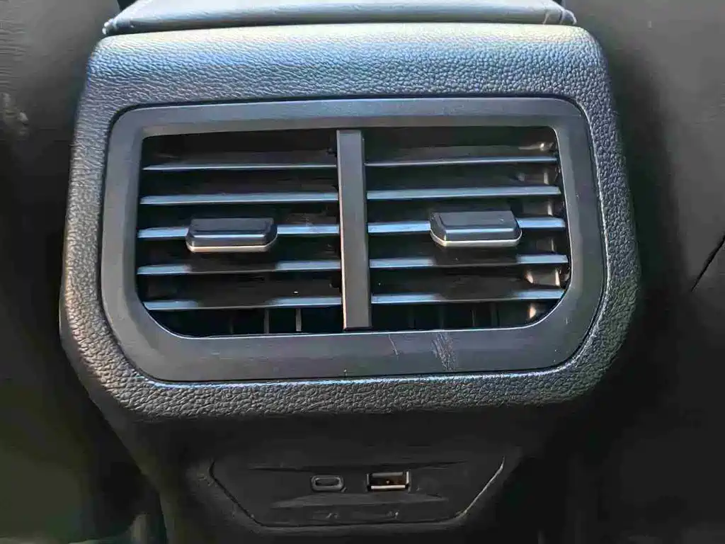 Volkswagen Lavida 2023 — фото 15