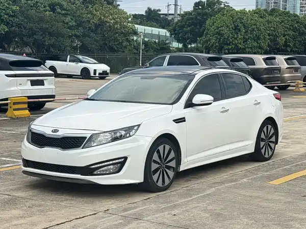 Kia K5 2011