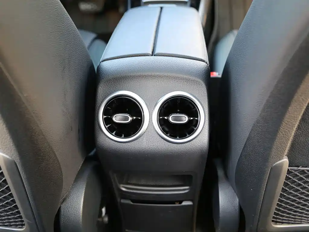 Mercedes-Benz GLB 2024 — фото 16