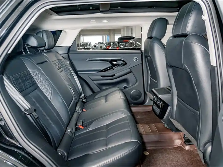 Land Rover Evoque 2024 — фото 23