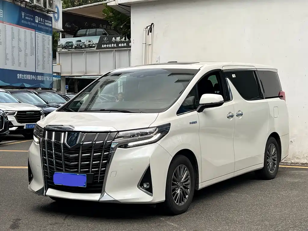 Toyota Alphard 2023 — фото 10