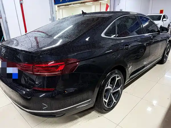 Volkswagen Passat 2025