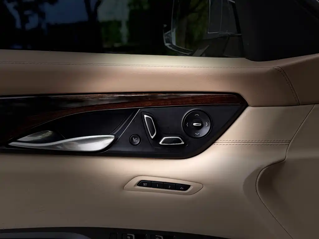 Cadillac CT6 2017 — фото 14