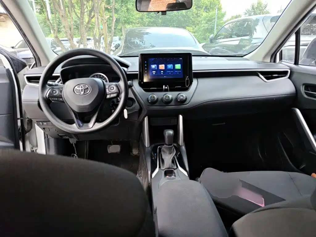 Toyota Corolla Cross 2023 — фото 14