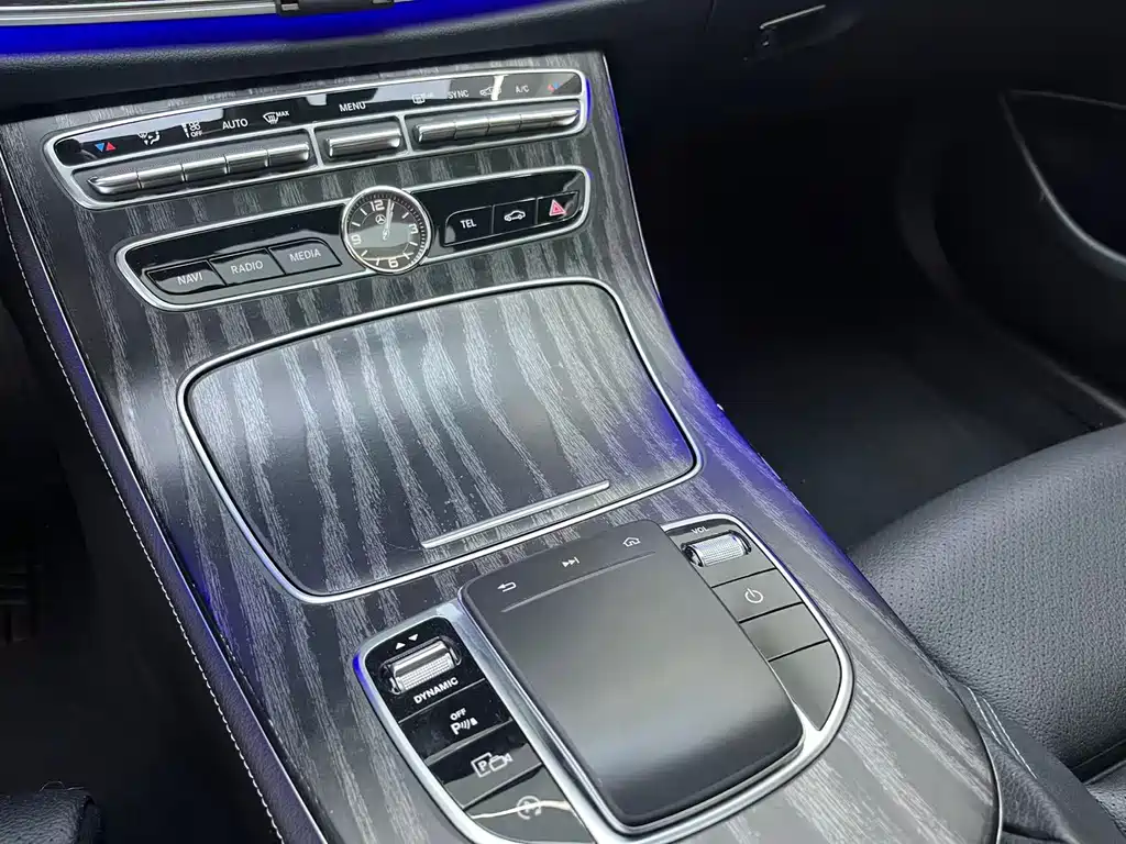 Mercedes-Benz E-Class 2020 — фото 14