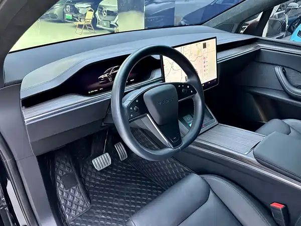 Tesla Model X 2023