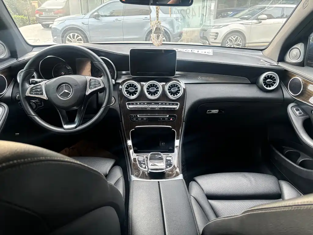 Mercedes-Benz GLC 2019 — фото 11