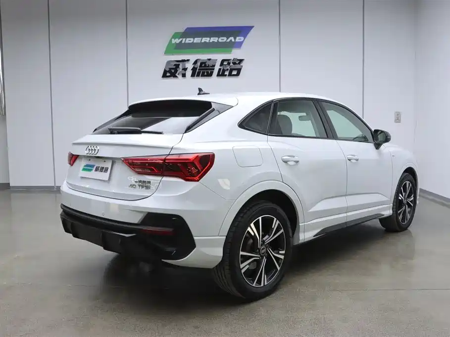 Audi Q3 Sportback 2022 — фото 3