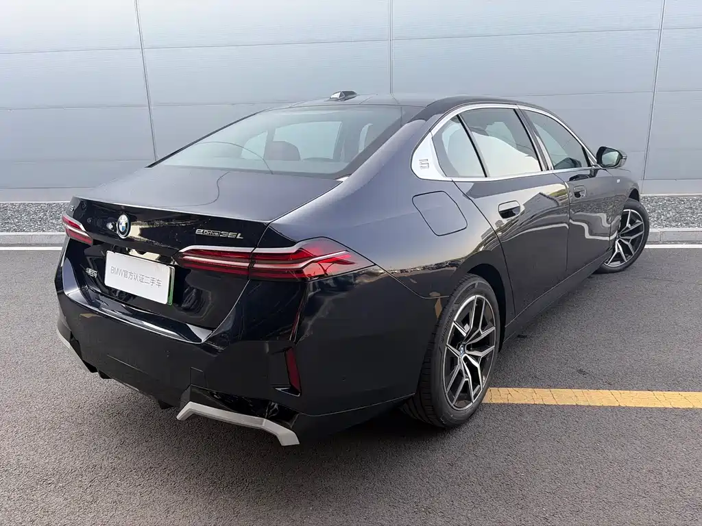 BMW i5 2025 — фото 12