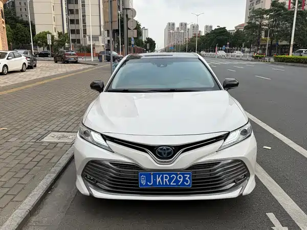 Toyota Camry 2021