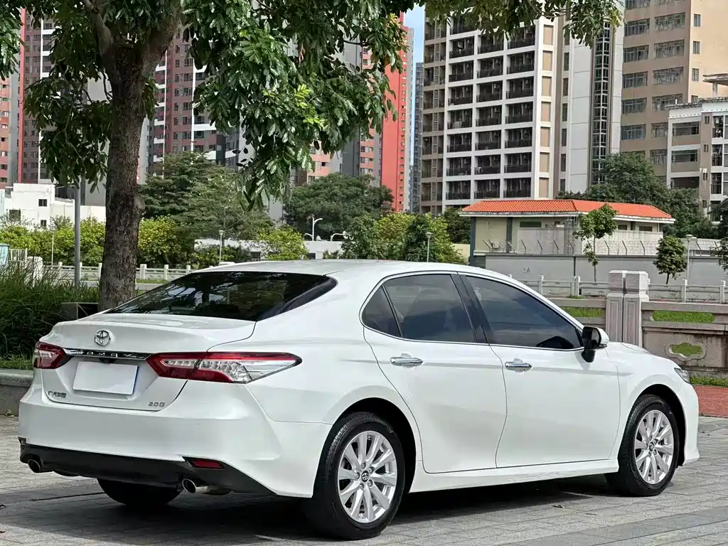 Toyota Camry 2020 — фото 9