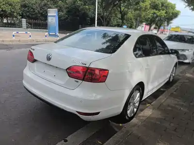 Volkswagen Sagitar 2015