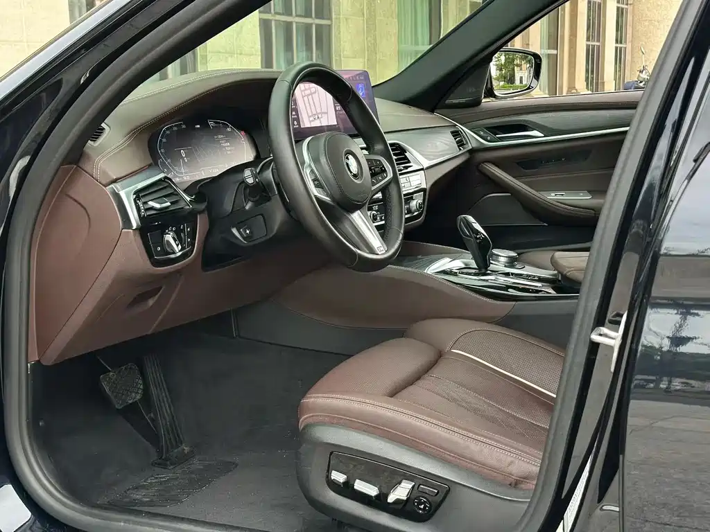 BMW 5 Series 2021