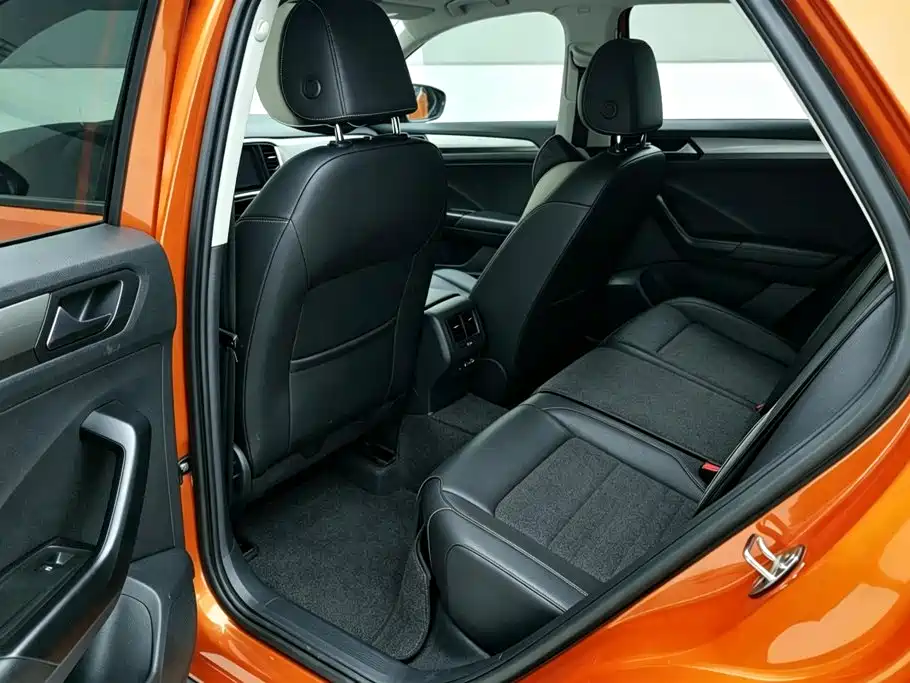 Volkswagen T-Roc 2018 — фото 11
