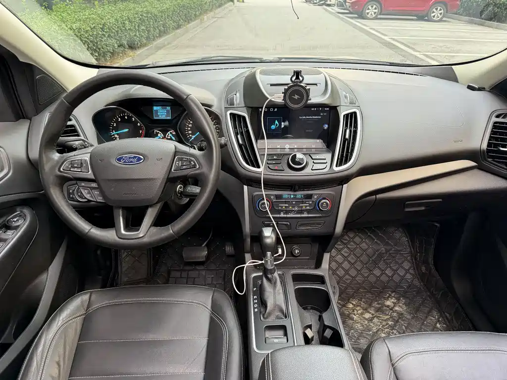 Ford Kuga 2017 — фото 9