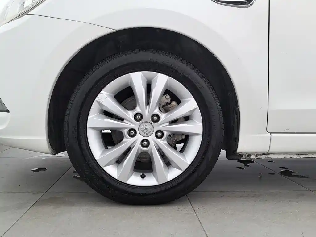 Changan Eado 2014 — фото 17