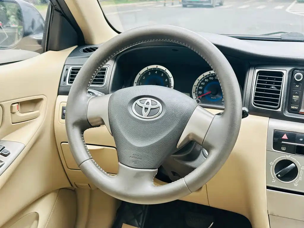Toyota Corolla 2015 — фото 17