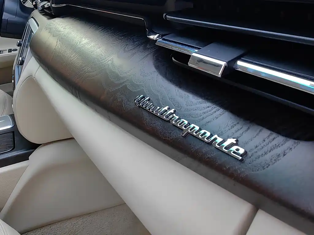 Maserati Quattroporte 2015 — фото 17