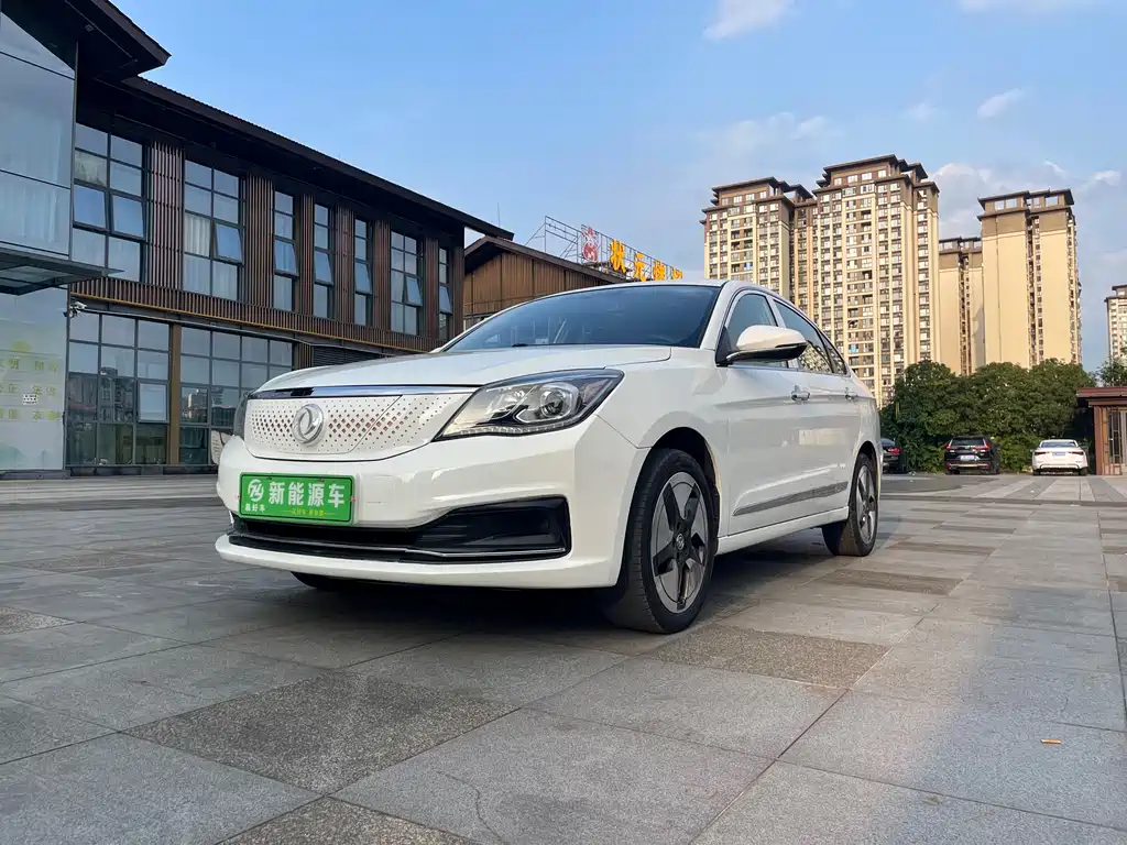 Dongfeng E70 2021