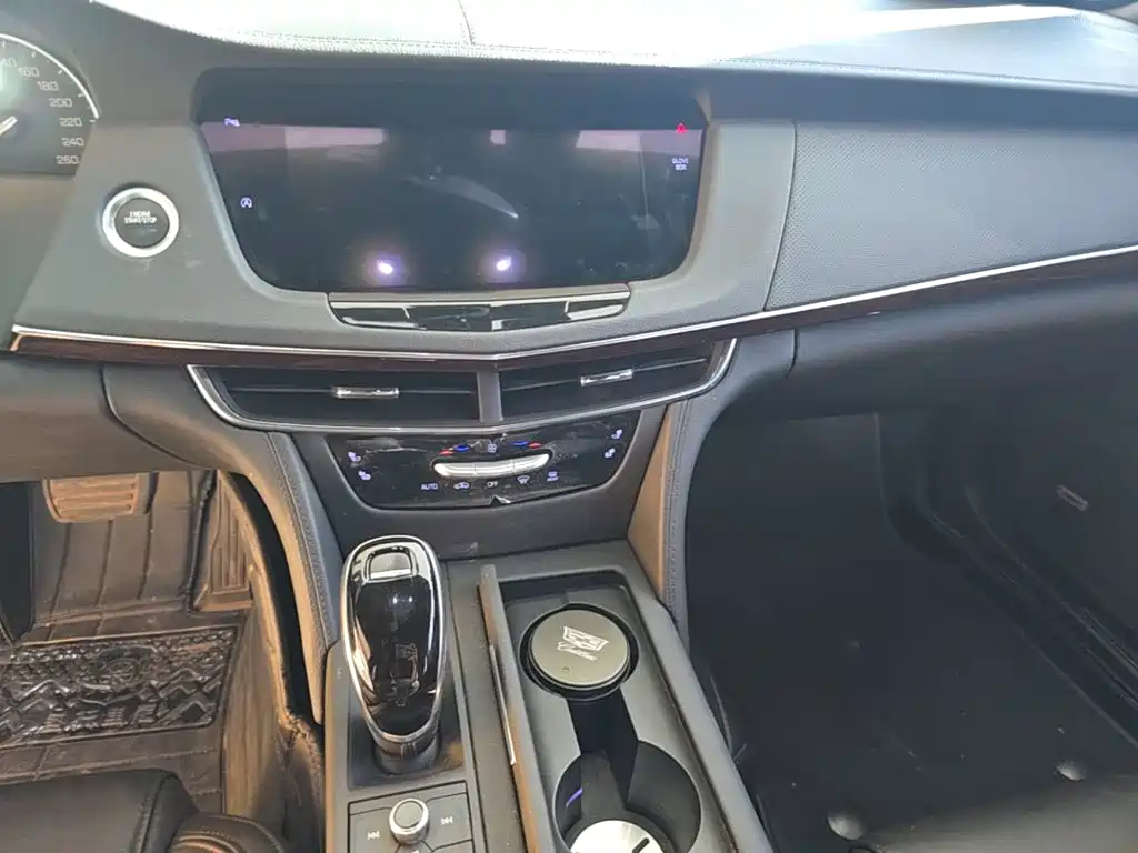 Cadillac CT6 2021 — фото 13