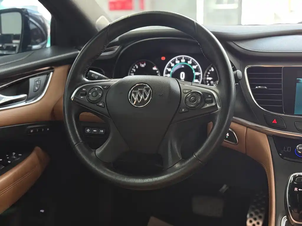 Buick LaCrosse 2016 — фото 29