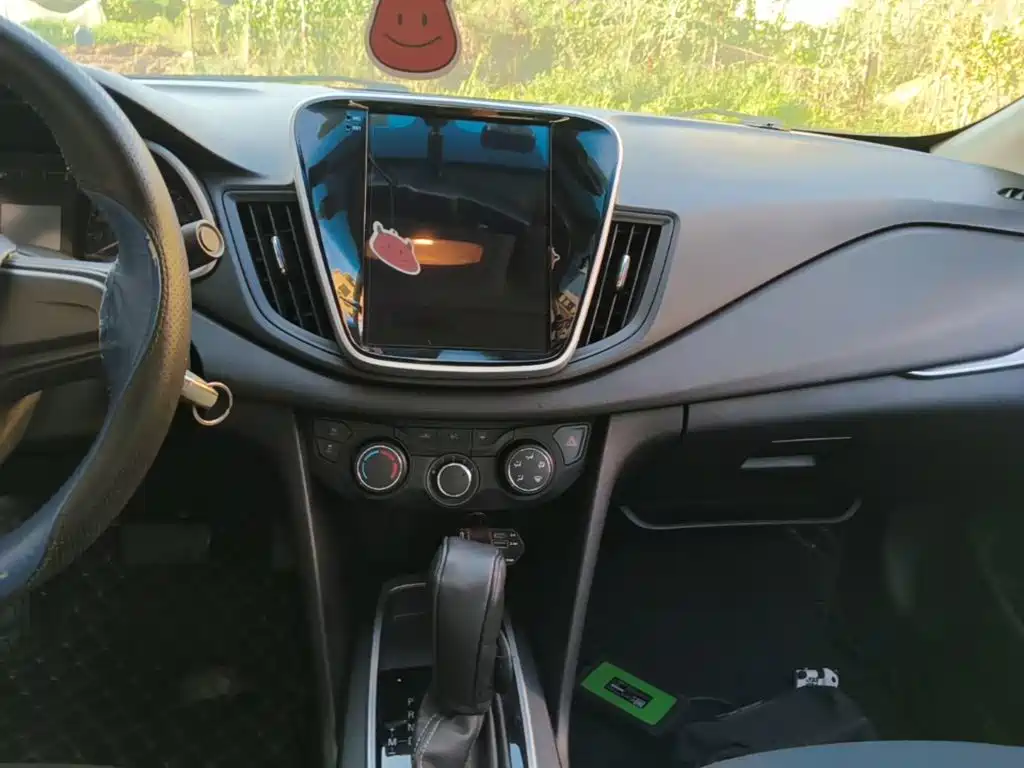 Chevrolet Cavalier 2018 — фото 13