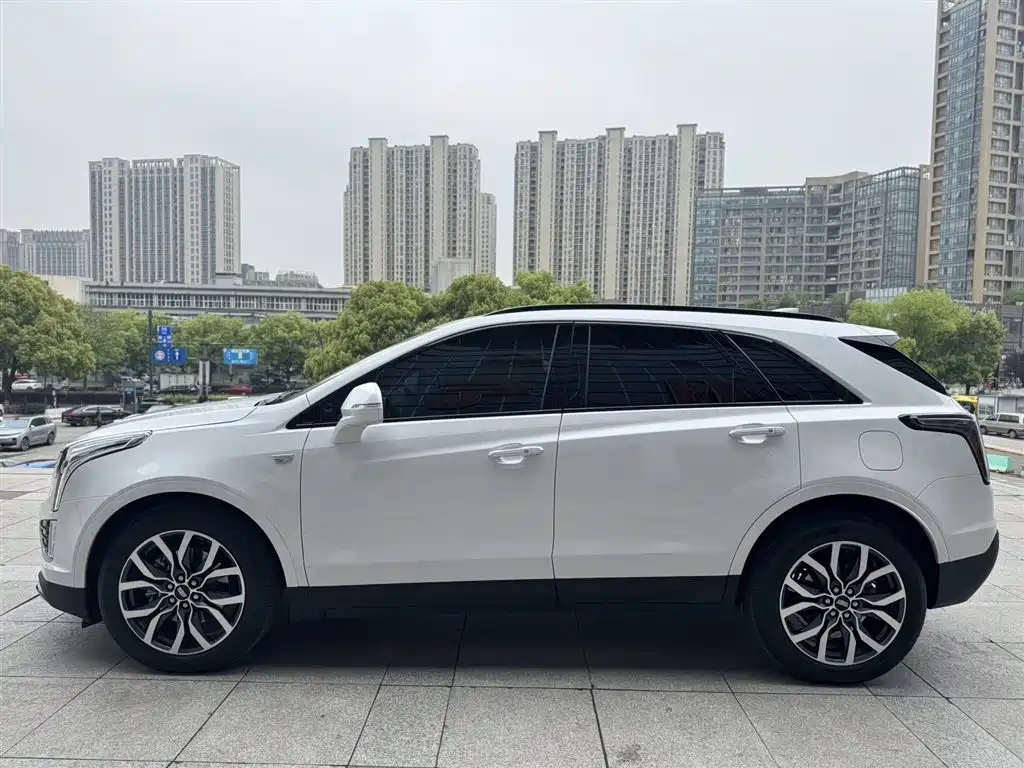 Cadillac XT5 2024 — фото 3