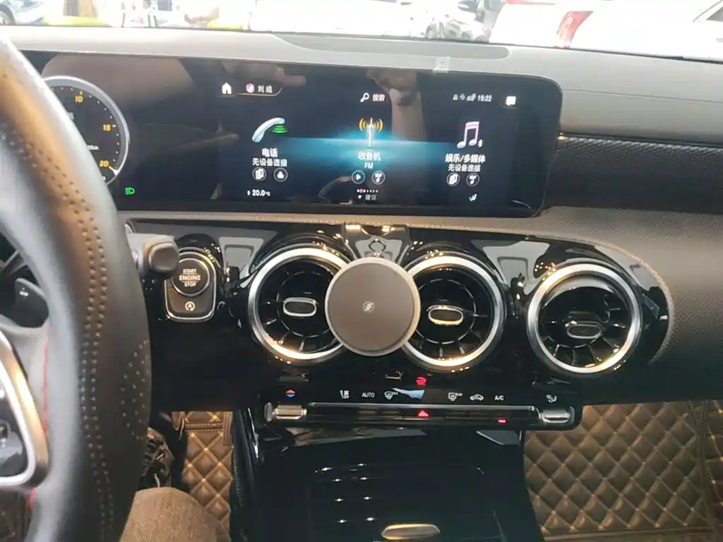 Mercedes-Benz A-Class 2020 — фото 13