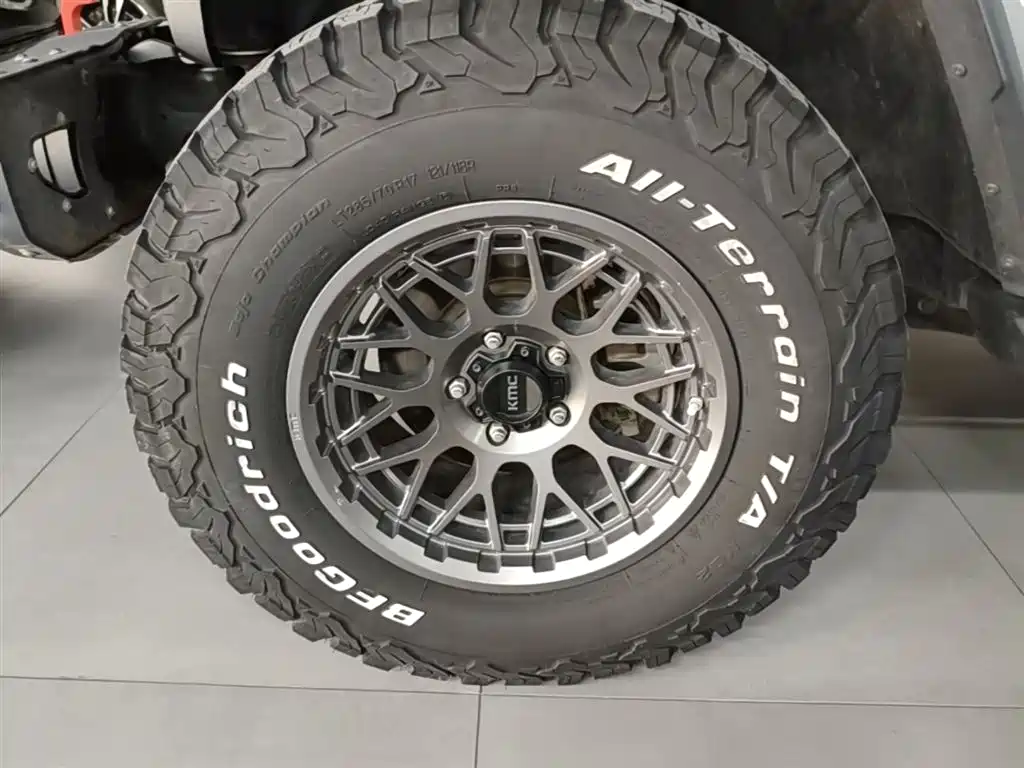 Jeep Wrangler 2020 — фото 23